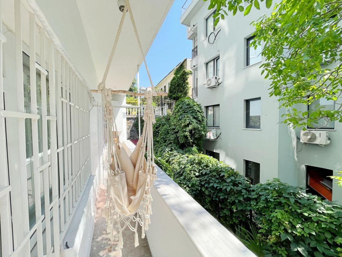 Apartment With Balcony Close To Taksim In Cihangir イスタンブール エクステリア 写真